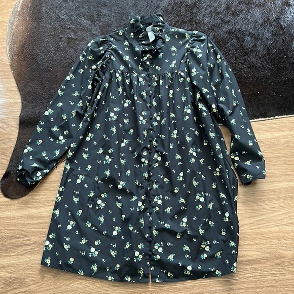 H&M Floral Print Baby Doll Dress - Picture 2 of 6
